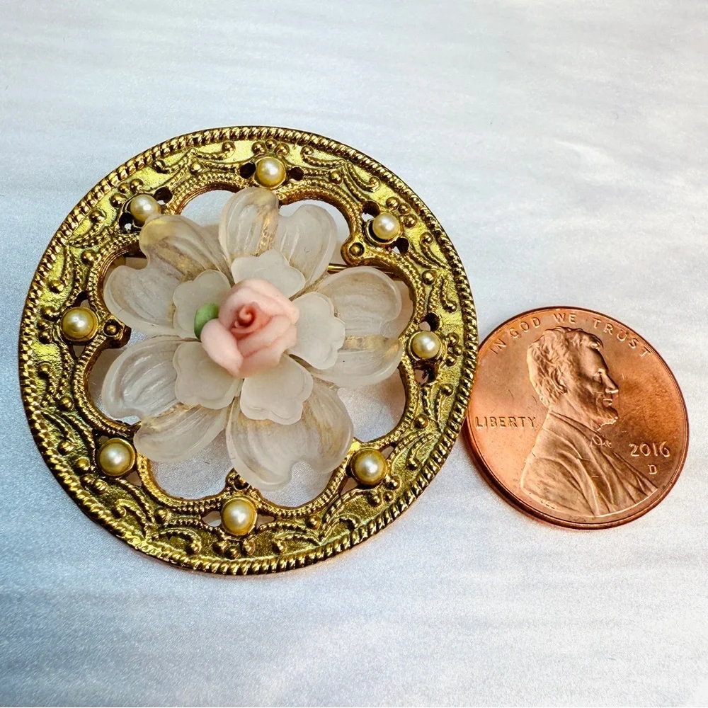 Vintage Floral Gold Tone Filigree Brooch Pink Rose Faux Pearls